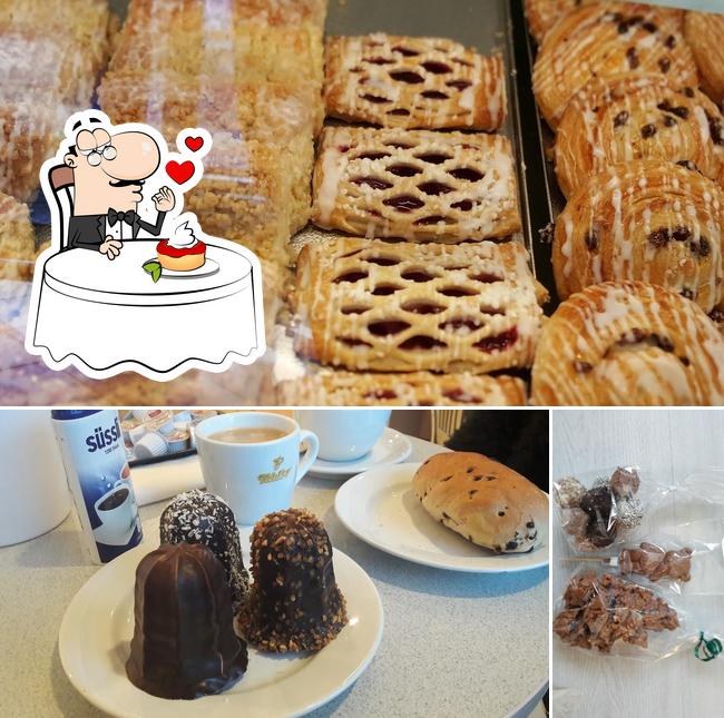Bäckerei Konditorei Oliev serviert eine Mehrzahl von Süßspeisen