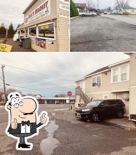 Blitz's Hole In the Wall Market, 902 Bayshore Rd in Villas Restaurant