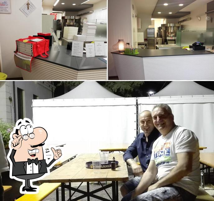 Gli interni di Punto Pizza