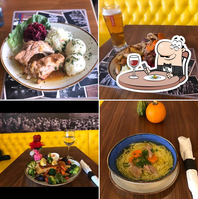 Best restaurants with outdoor seating in Schaumburg, autumn 2023
