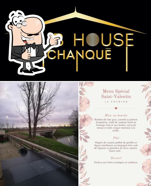 Voici une image de Club House Tchanqué