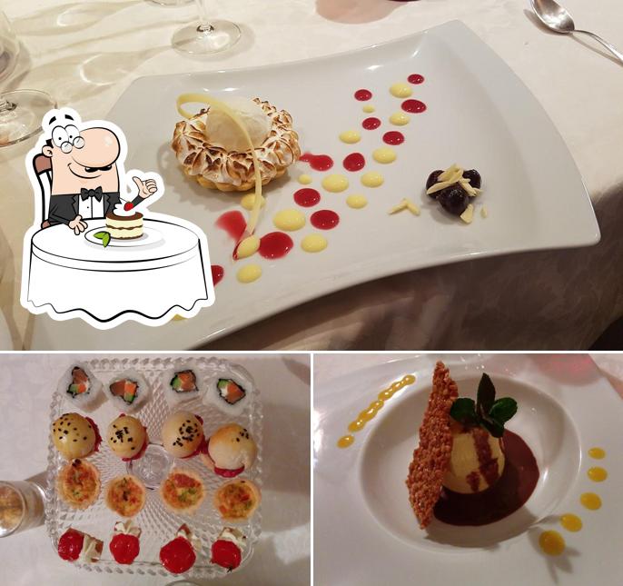 Ristorante al Rustico Villa Patrizia serviert eine Auswahl von Desserts 