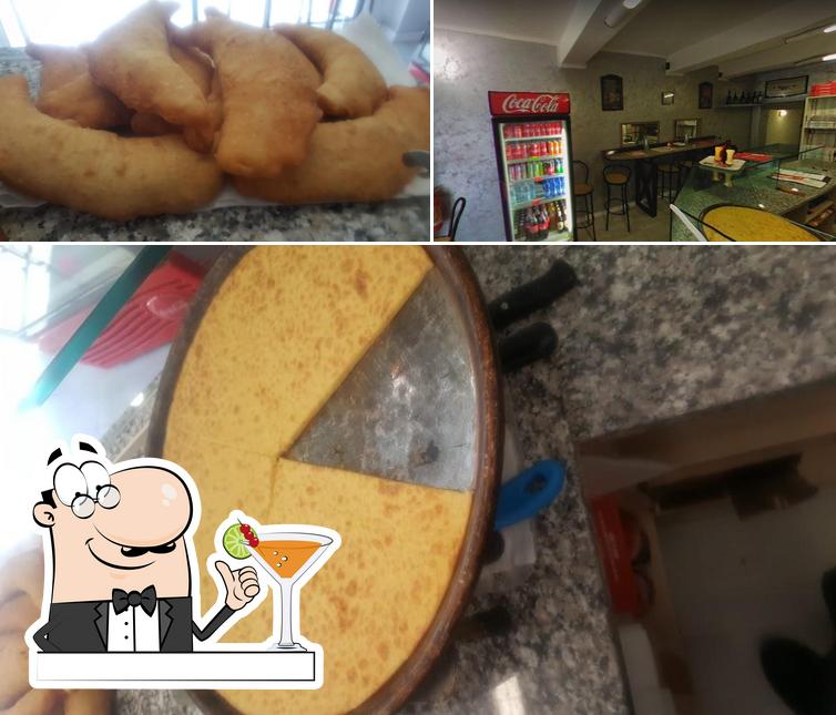 Questa è la foto che presenta la bevanda e cibo di Pizze & Delizie - Pizzeria a Domicilio Mantova