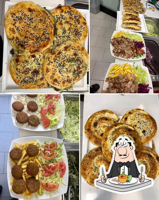 Panino con maiale stirato al GAZIANTEP TURKISH KEBAP GRIL PIZZA