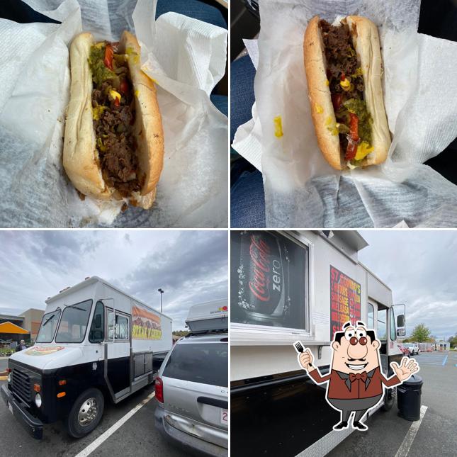 Гамбургер в "Steak N Cheese Food Truck"