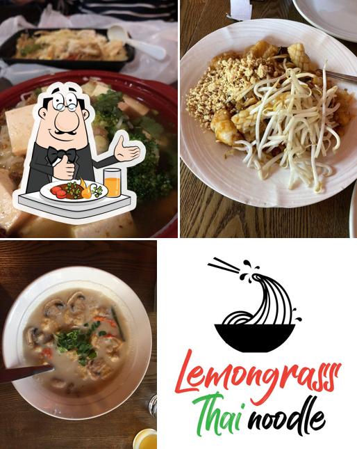 Еда в "Lemongrass Thai Noodle"