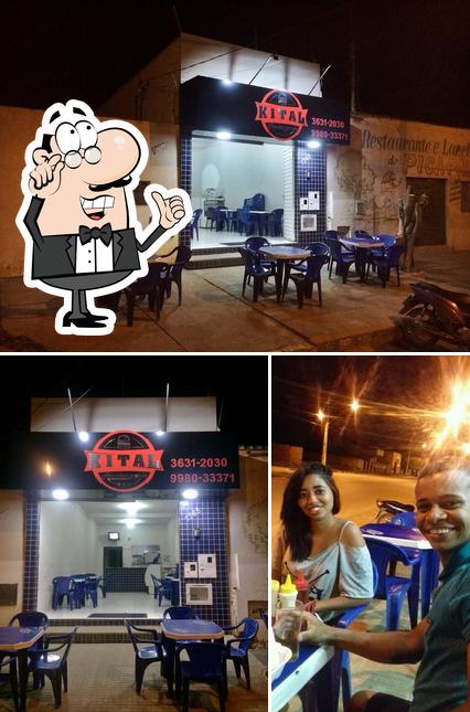 O interior do Kital Lanches