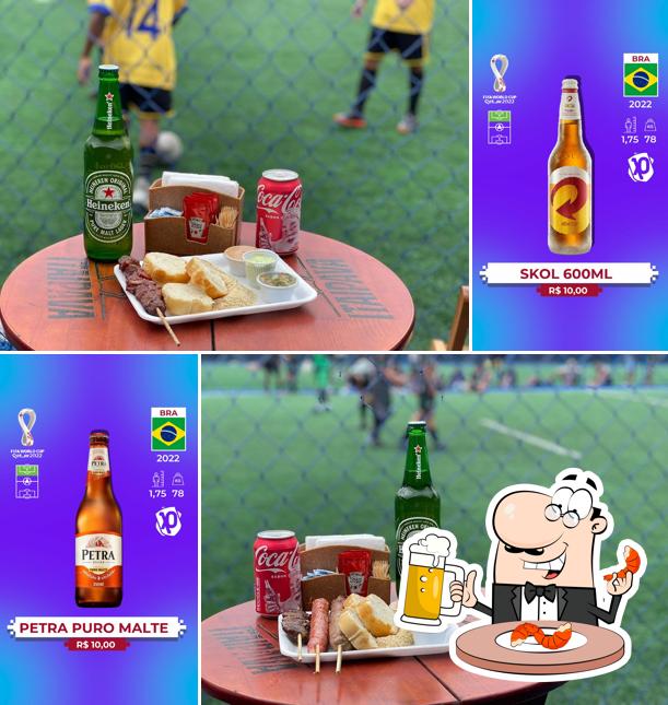 Peça um copo de cerveja leve ou escura