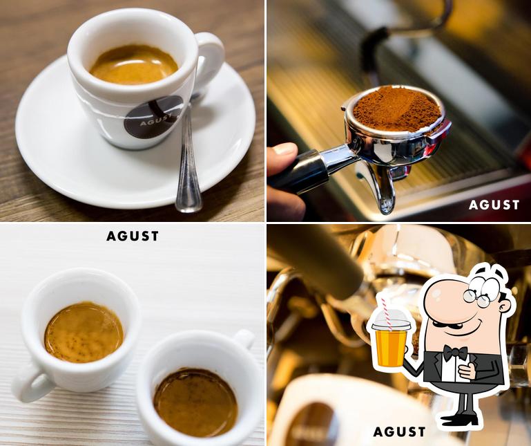 Goditi qualcosa da bere a Caffe' Agust