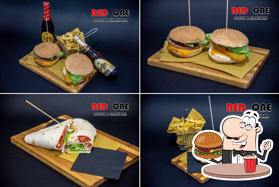 Prova un hamburger a RED ONE Coffee & snack bar