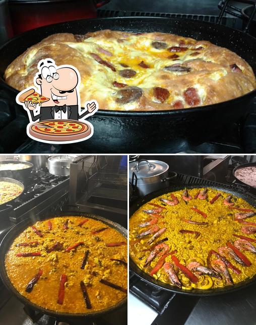 Get pizza at Comidas para llevar San Nicolás