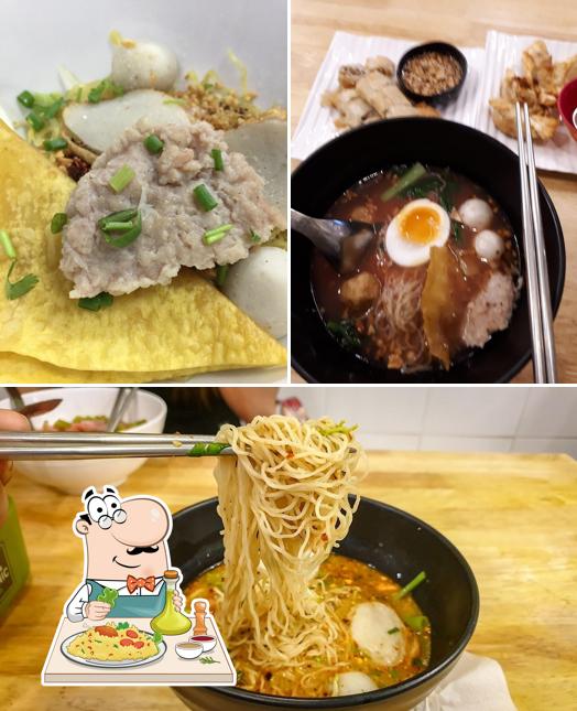 Wawa Noodle restaurant, Bangkok, 14/4 Convent Rd Restaurant reviews