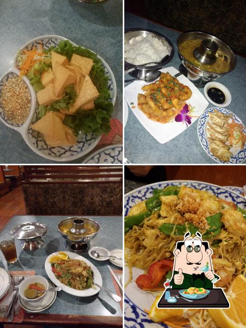 Еда в "Thai House"