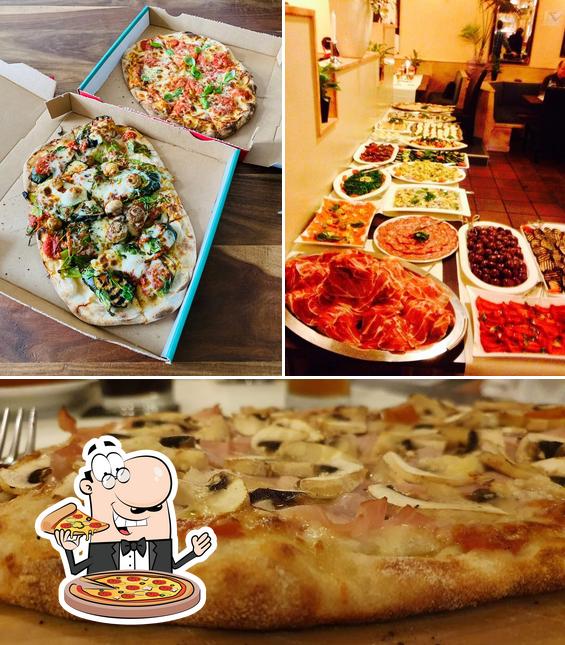 Order pizza at Da Pepe Piccolino Der Italiener bringt´s