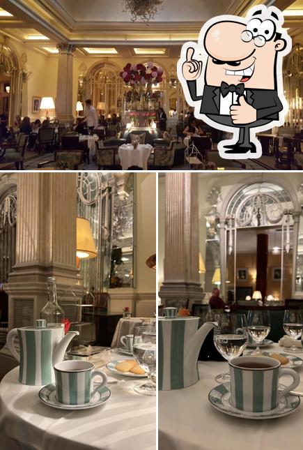 The Foyer & Reading Room, Claridge's, Brook St in London - Restaurant ...