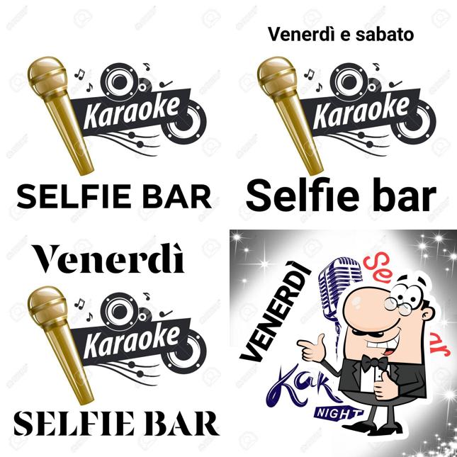 Voici une photo de SELFIE BAR