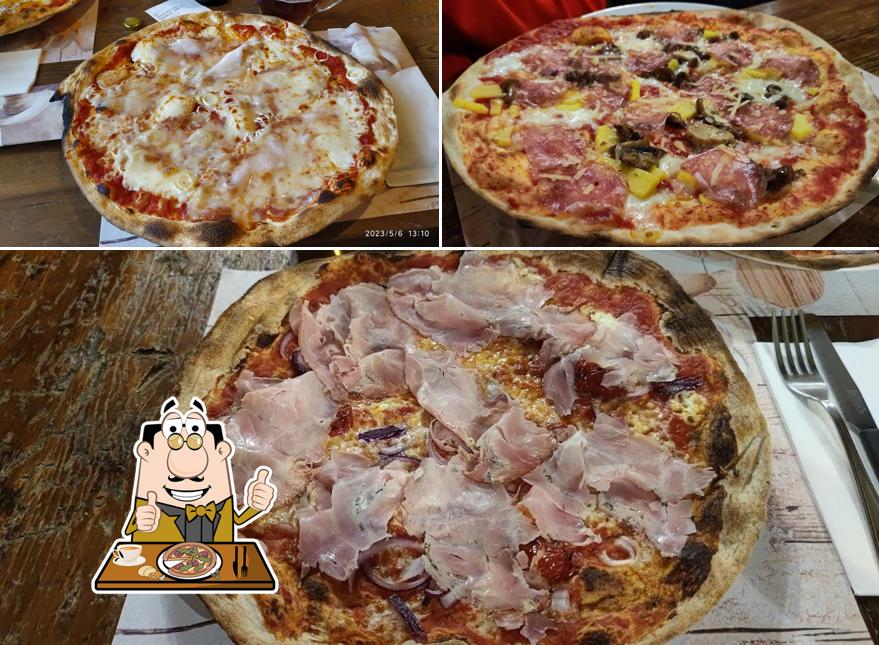Scegli una pizza a Pizzeria Circolo Alpino