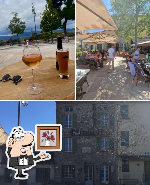 Installez-vous à l'une des tables de Le Grimaldi