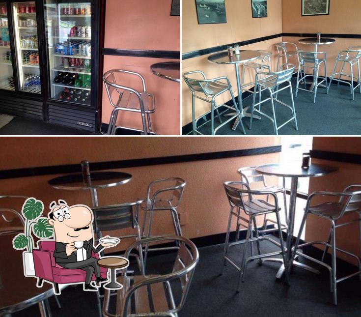 Take a seat at one of the tables at Magnolia Pizza & Pasta