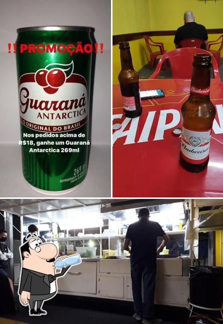 A bebida e interior do restaurante