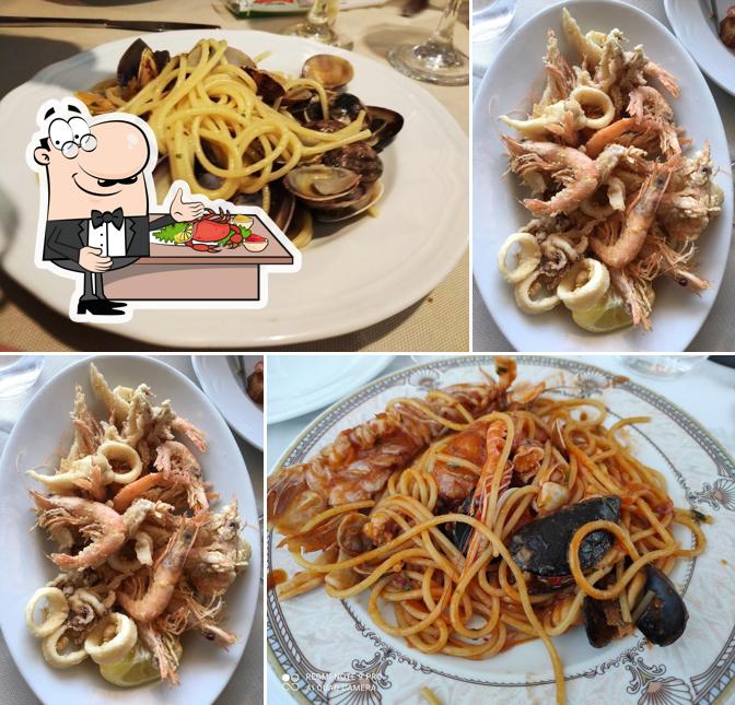 Les clients de Ristorante La Lampara da Ciro peuvent prendre différents repas à base de fruits de mer