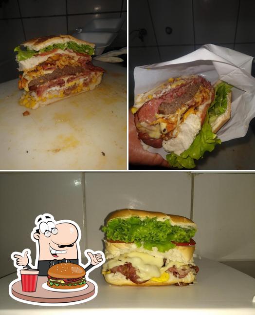 Experimente um hambúrguer no Fene Pizza