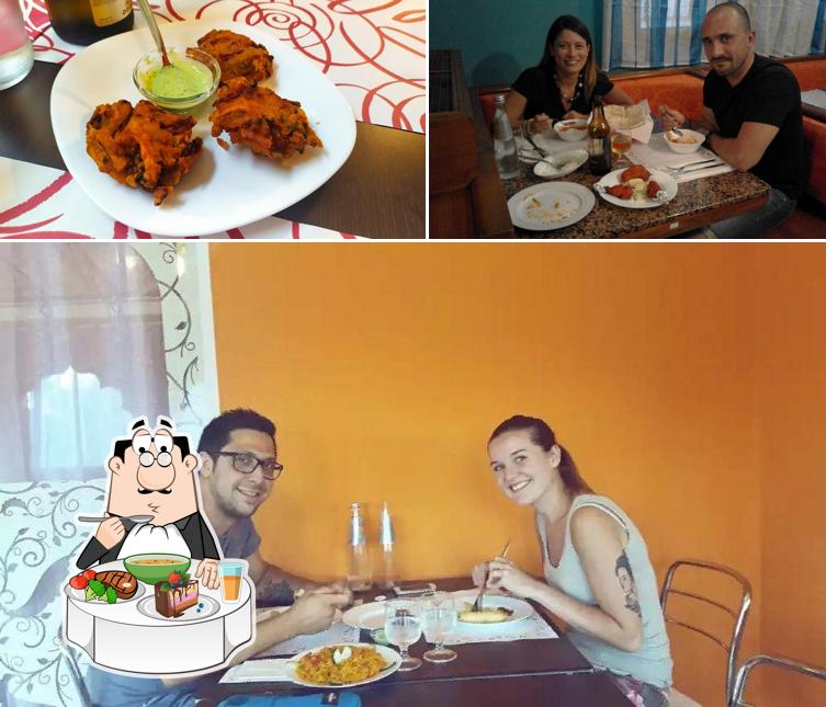 La foto della tavolo da pranzo e cibo di NAMASTE RISTORANTE INDIANO