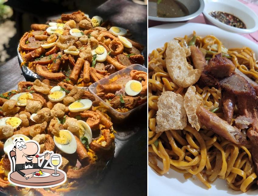 Platos en Mama's Authentic Batangas Lomi and Pancit Guisado