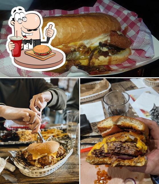 Las hamburguesas de Smoking Brothers / Elwood's Eatery gustan a una gran variedad de paladares