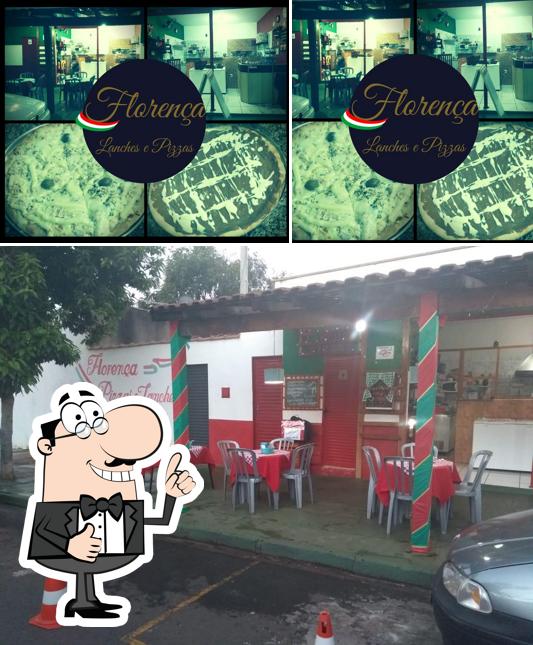 Look at the picture of Florença Pizzaria