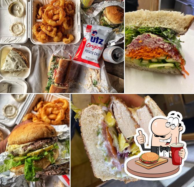 Mo's Lunch in Oak Bluffs Restaurant menu and reviews