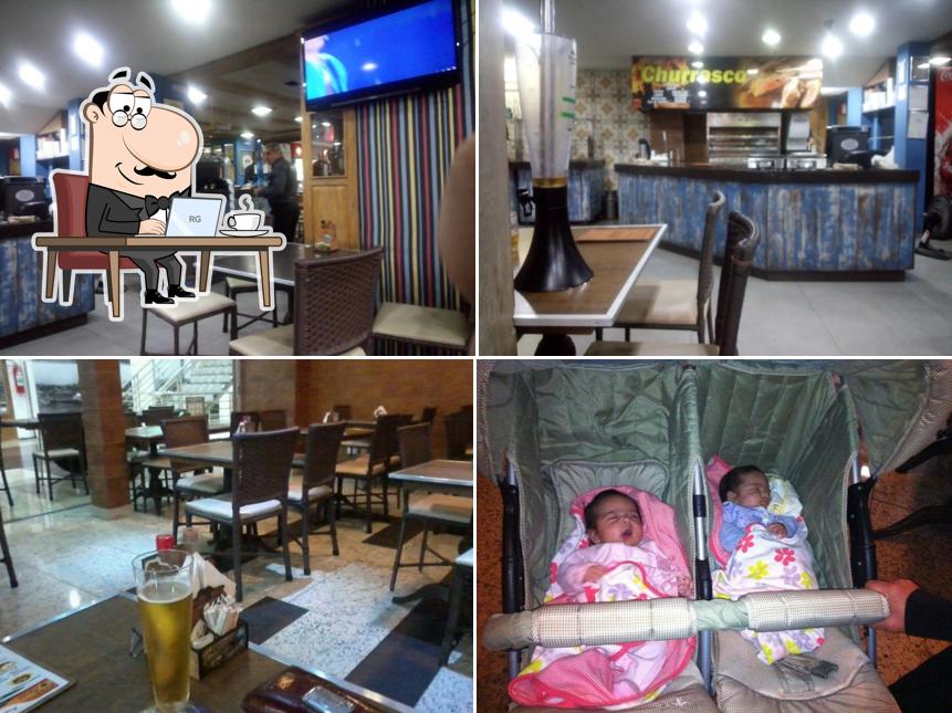 Veja imagens do interior do SHOW BAR