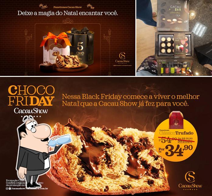 Confira a foto ilustrando bebida e comida no Cacau Show - Chocolates