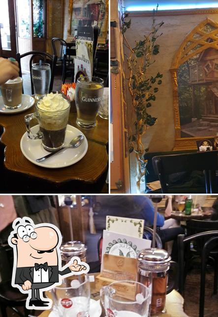Gli interni di The Treehouse caffe