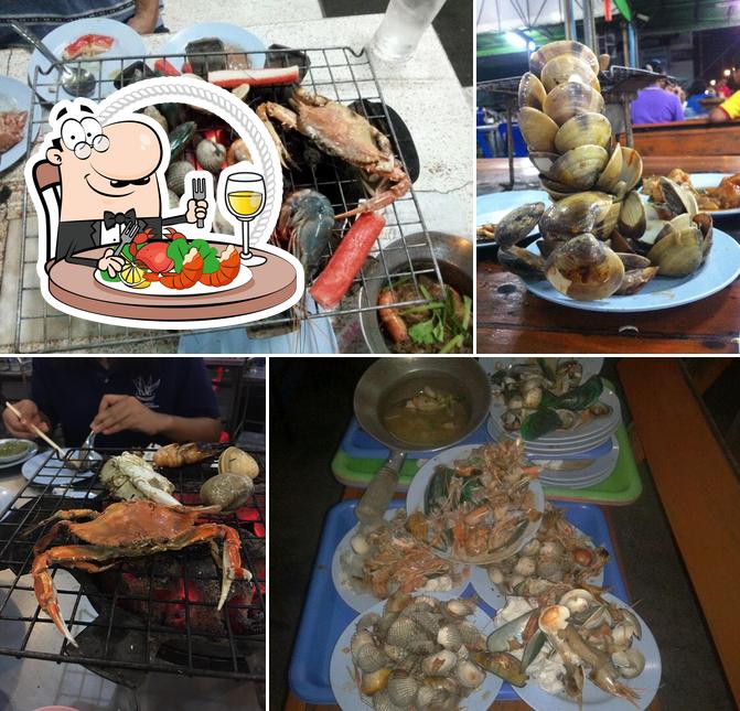 Попробуйте блюда с морепродуктами в "Pao Tung Kung Yang Moo Krata"