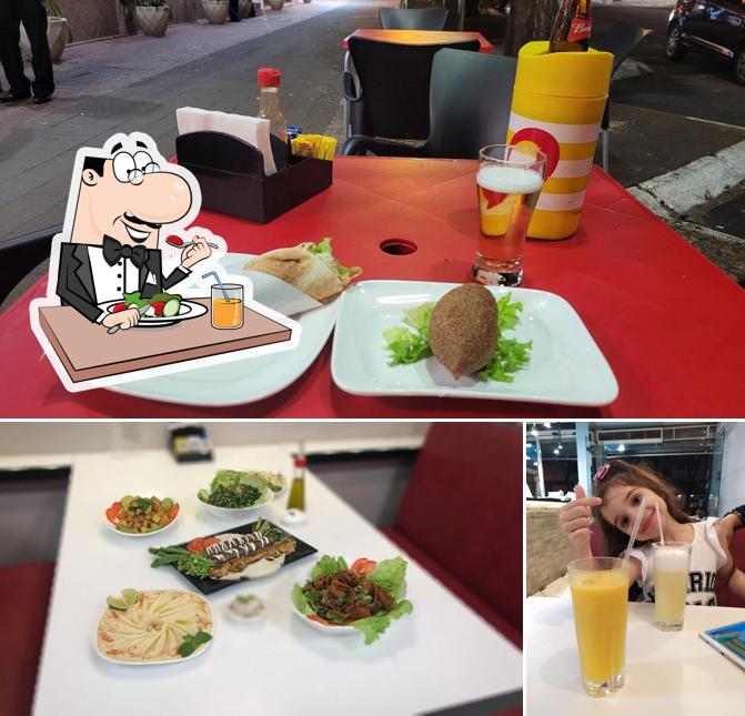 Dê uma olhada a foto ilustrando comida e bebida no Shawarma Star - Comida Árabe Halal
