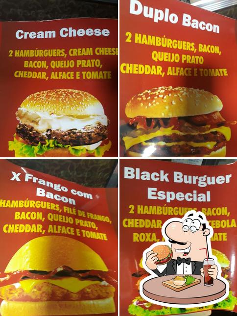 Delicie-se com um hambúrguer no Black Burger