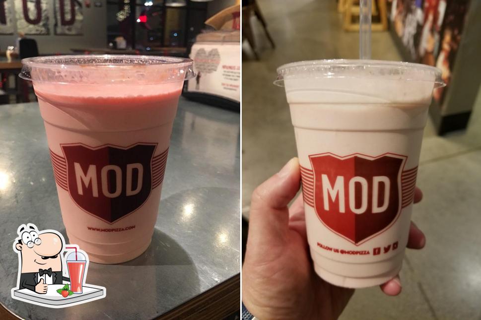 Prueba las distintas bebidas a tu disposición en MOD Pizza