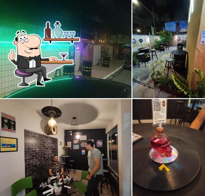 A foto do Legends Music_Bar’s interior e exterior