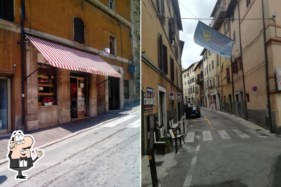 Gli interni di Bar Uno Piu' Uno