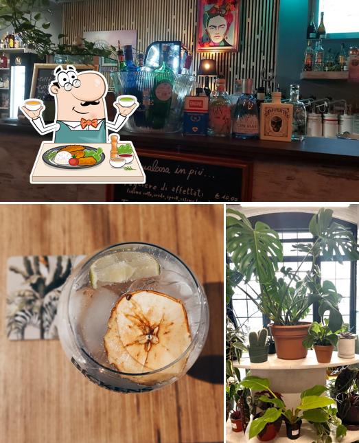 Guarda la immagine che presenta la cibo e lavagna di Botanical Bar