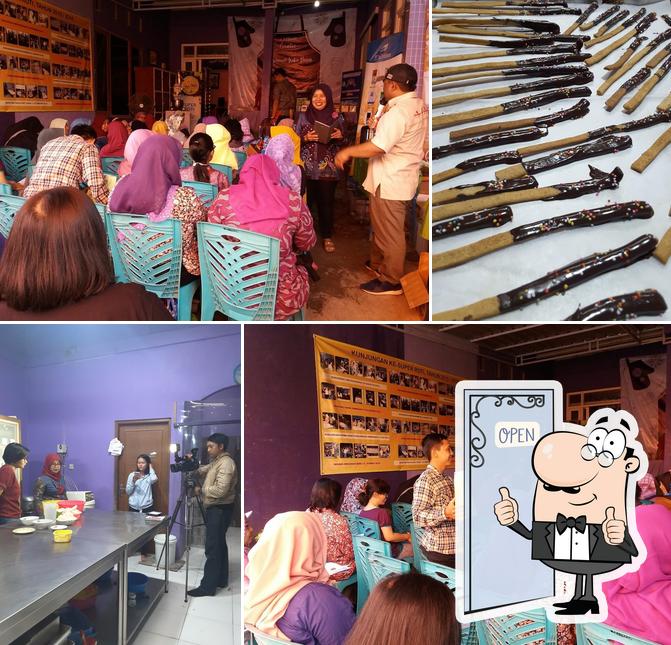 Super Roti Semarang restaurant, Semarang - Restaurant menu and reviews