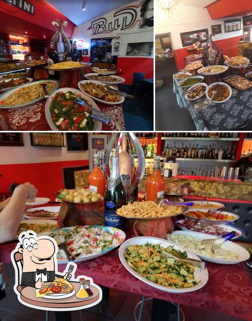 Scegli una pizza a Macario Cafè