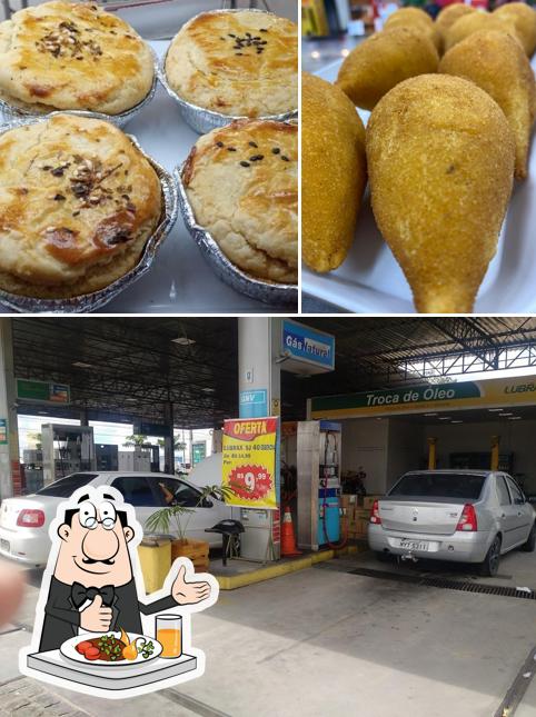 This is the picture depicting food and interior at Posto Pinheiro Borges TREVO ( GNV)