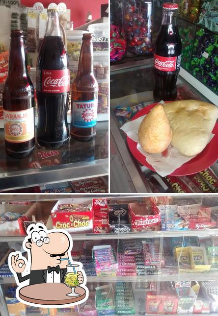 Estas son las imágenes que muestran bebida y comida en Lanchonete Biroska