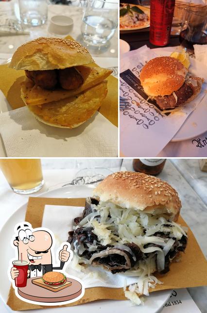 Holt einen Burger bei Antica Focacceria S. Francesco