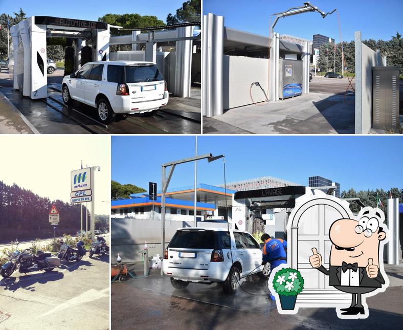 Check out how Distributore Carburanti IP Gpl Metano (L-CNG) 24h Ricarica Elettrica EnelX - Via Tuzi (PG) looks outside