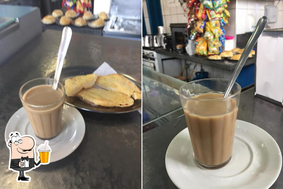 Desfrute de uma bebida no Café Dona Júlia