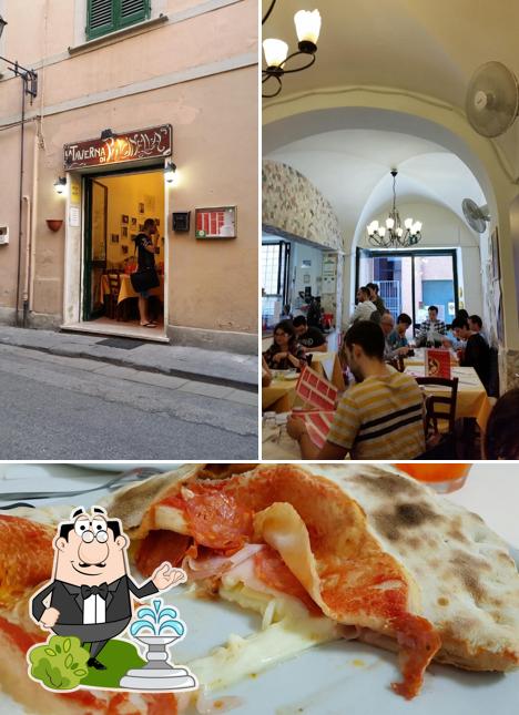 La immagine di esterno e cibo da La Taverna di Pulcinella