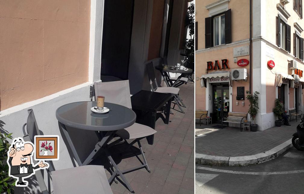 Installez-vous à l'une des tables de Dolce Bar